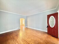 Building Photo - 426 S Jackson St