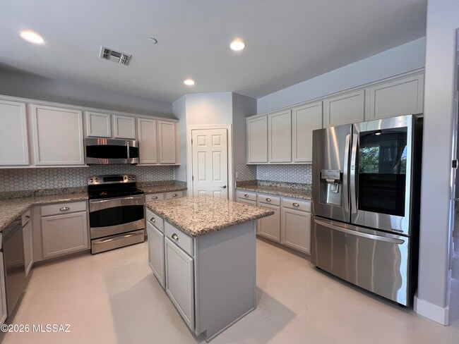 Building Photo - 12252 N Wind Runner Pkwy