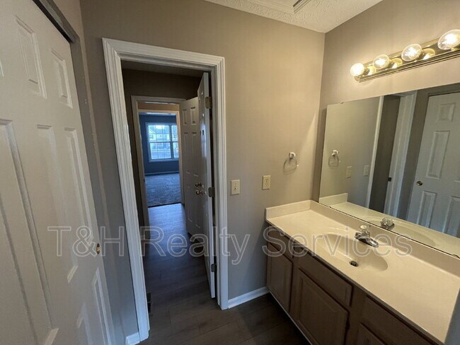 Building Photo - 1552 Brookfield Cir