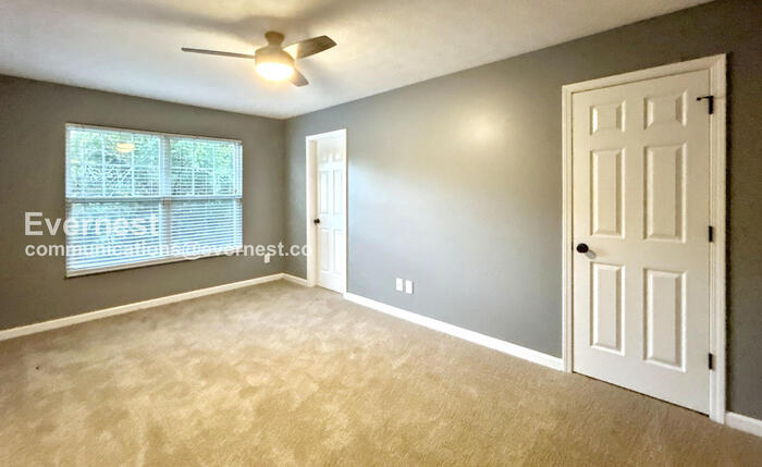 Building Photo - 570 Flintlock Ct