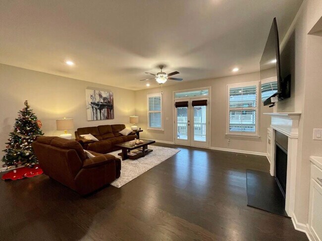 Living Room - 3975 Redwood Dr