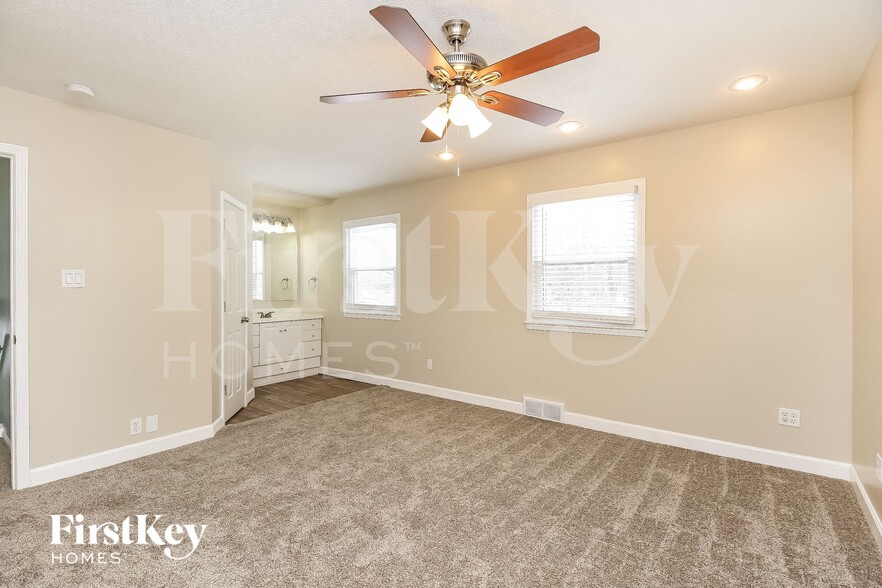 Building Photo - 10002 NW 67 St