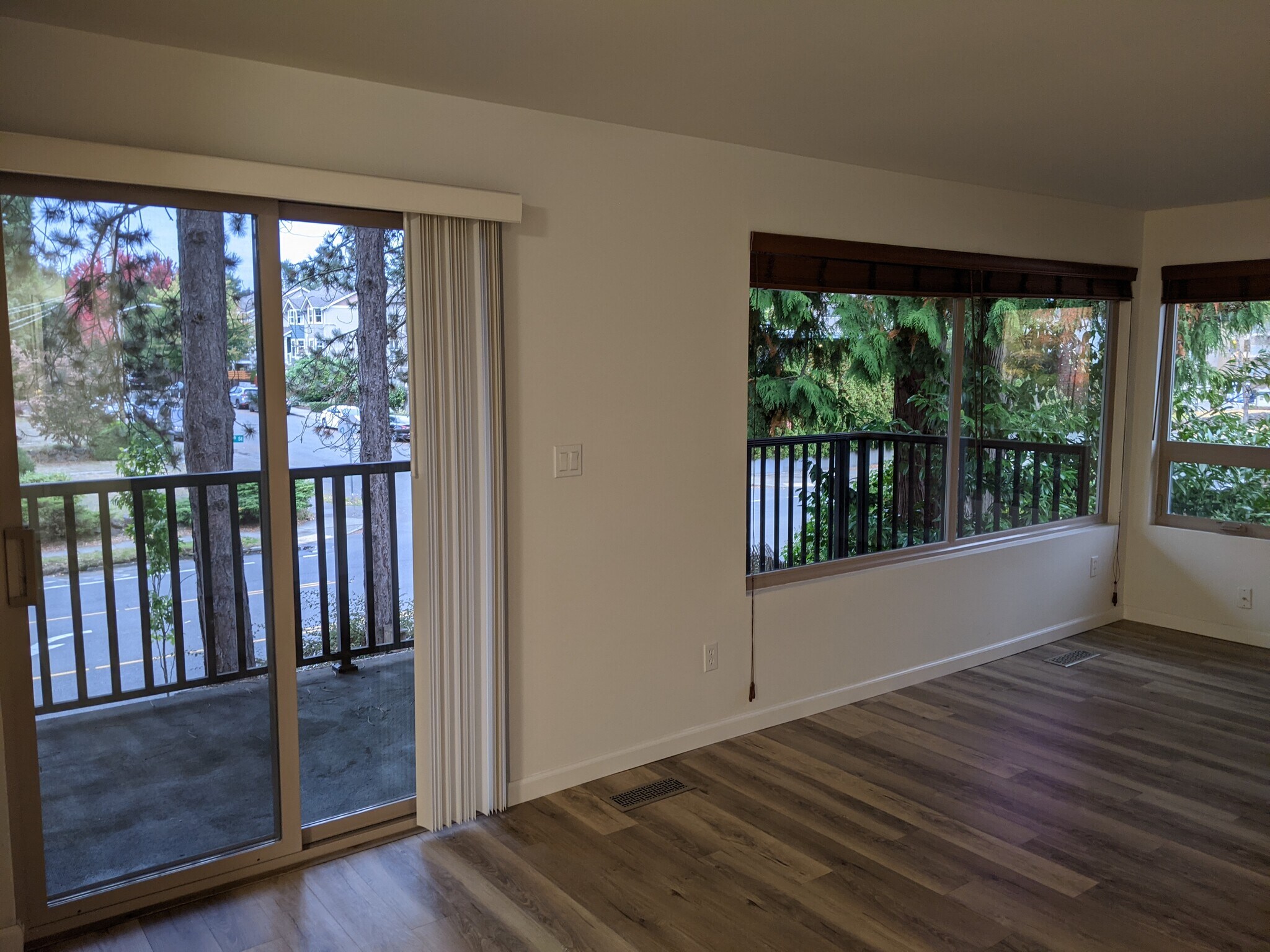 Building Photo - 2521 NE 125th St