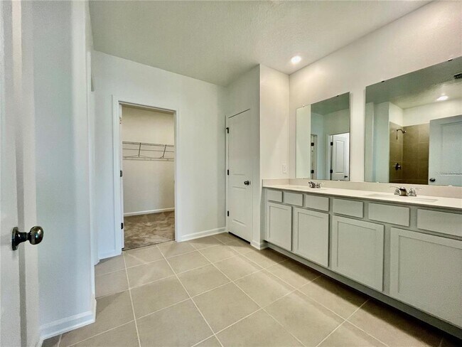 Building Photo - 4700 Golden Knight Blvd