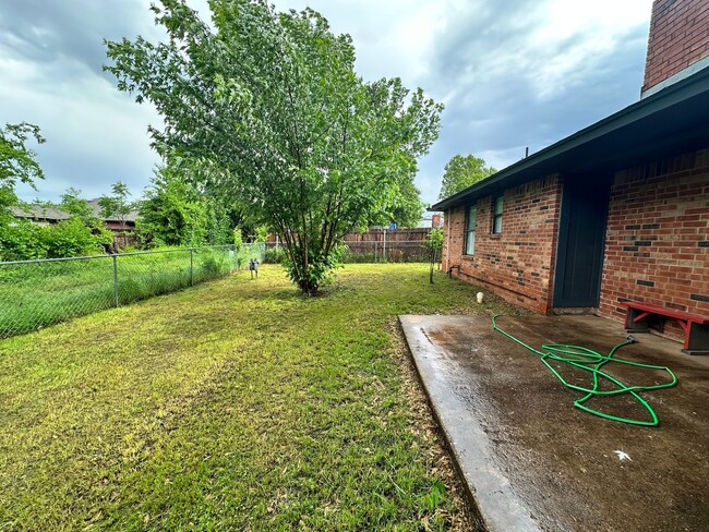 Building Photo - 3bed/2bath Home Available in Norman!