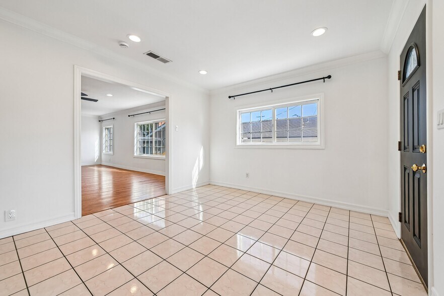 Utility/Laundry room - 6003 N Muscatel Ave