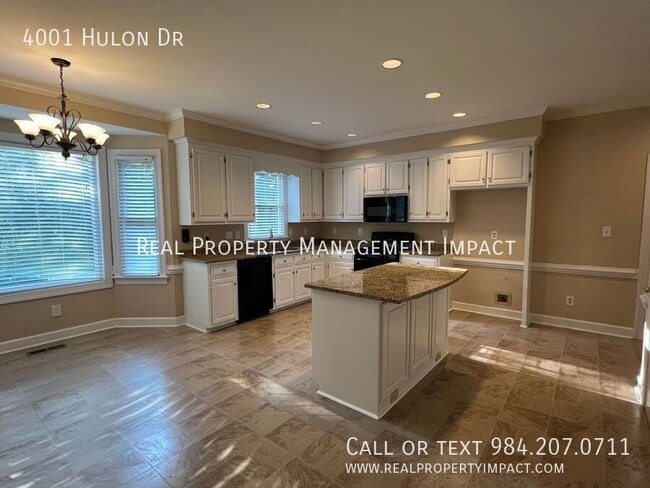 Building Photo - 4001 Hulon Dr
