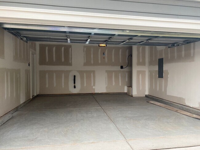 Building Photo - 19020 Yellow Birch Dr