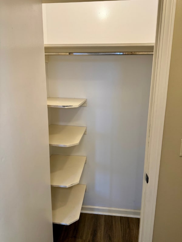 Building Photo - 515 Monroe Ave