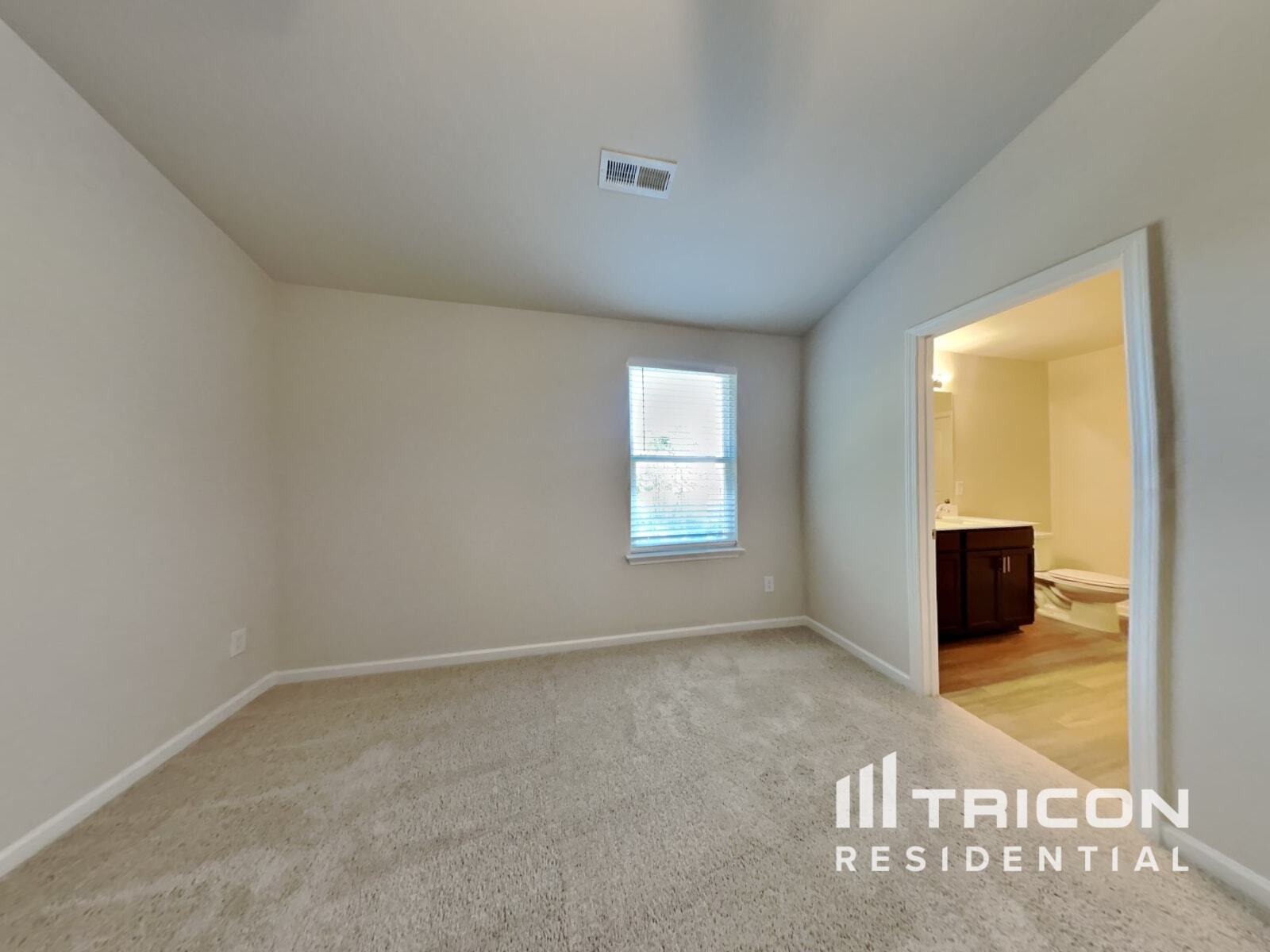 Building Photo - 572 Lakerun Dr