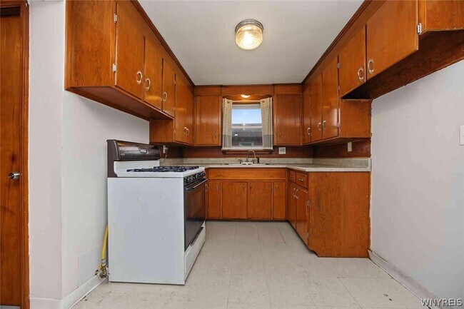 Building Photo - 40 Eagan Dr