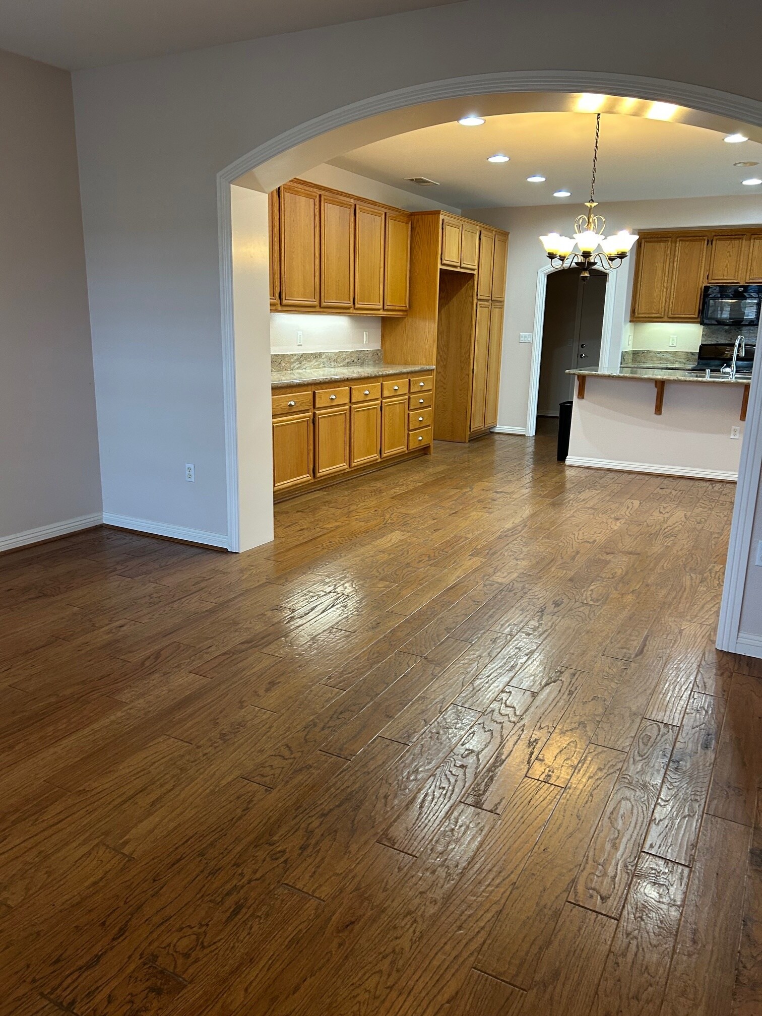 Building Photo - 8008 Hazeltine Ln