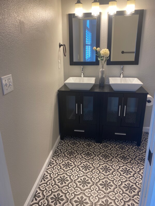 Building Photo - 2207 Stetson Creek Dr