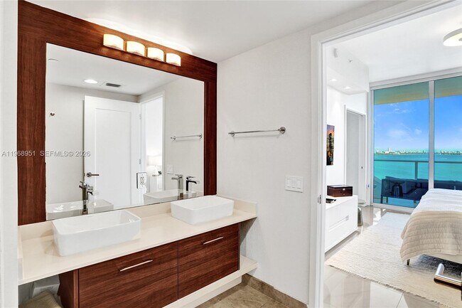 Building Photo - 601 NE 27th St