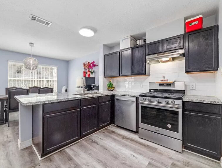 Building Photo - 10207 Revelstoke Dr