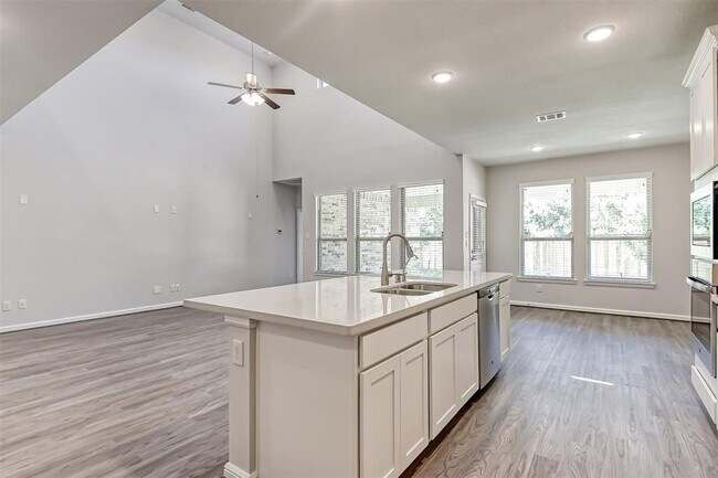 Building Photo - 85 Fermata Ln
