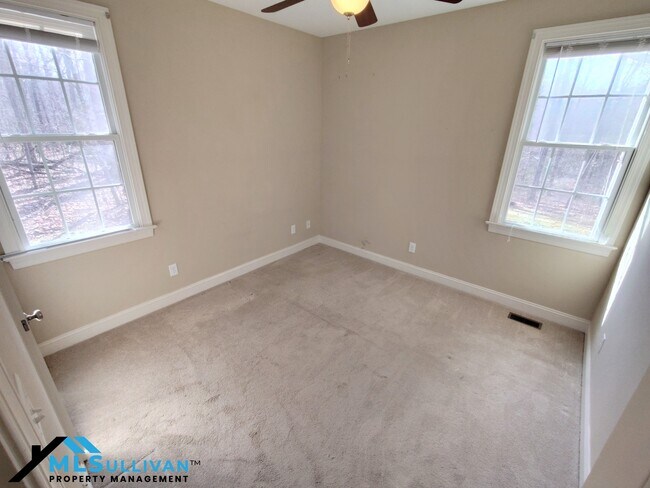 Building Photo - 279 Weaver Ridge Rd