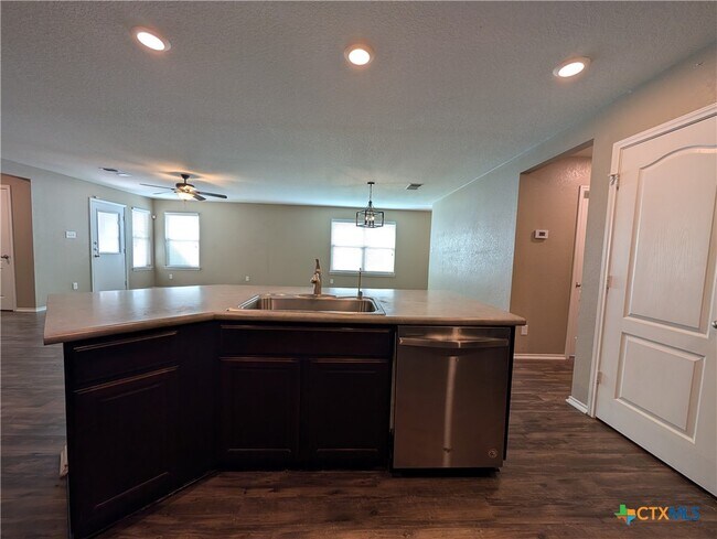 Building Photo - 2096 Brandywine Dr