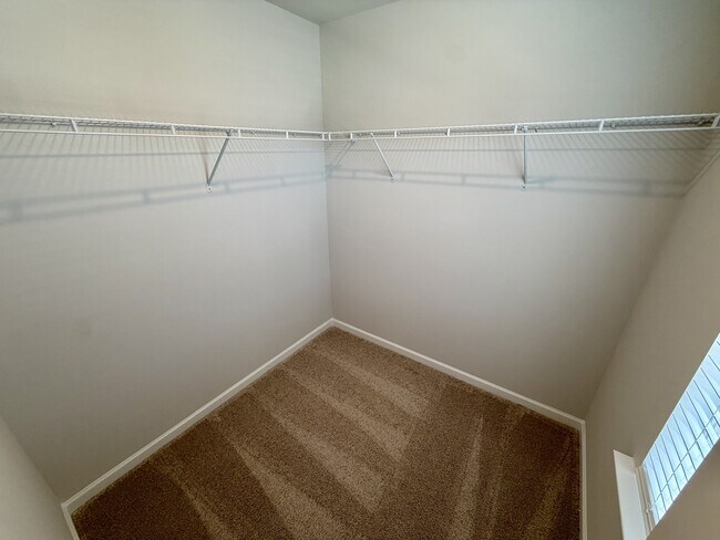 Building Photo - 540 Teversham Dr