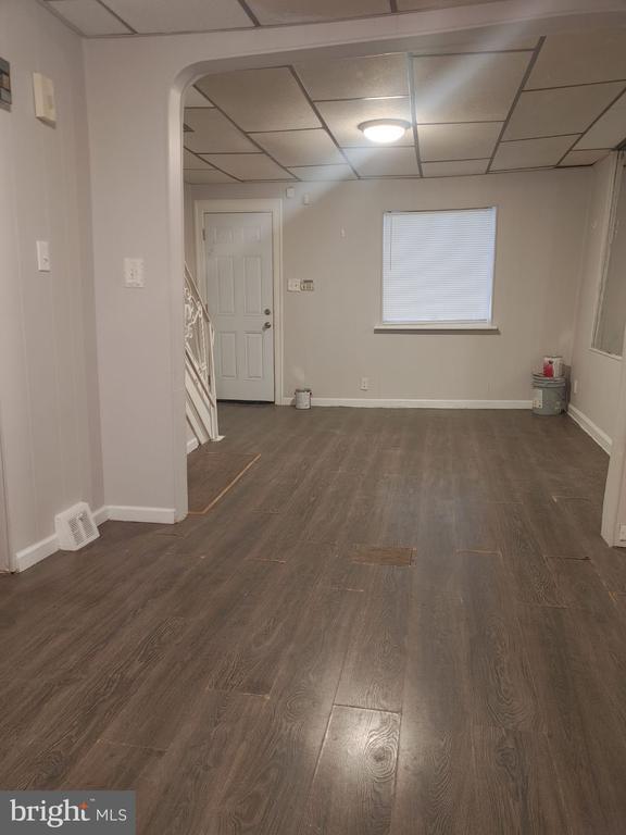 Building Photo - 210 N Avondale St