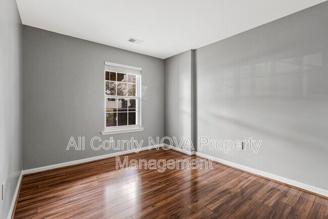 Building Photo - 4323 Apple Orchard Ln