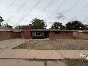Building Photo - Spacious 3 bedroom 2 bath home