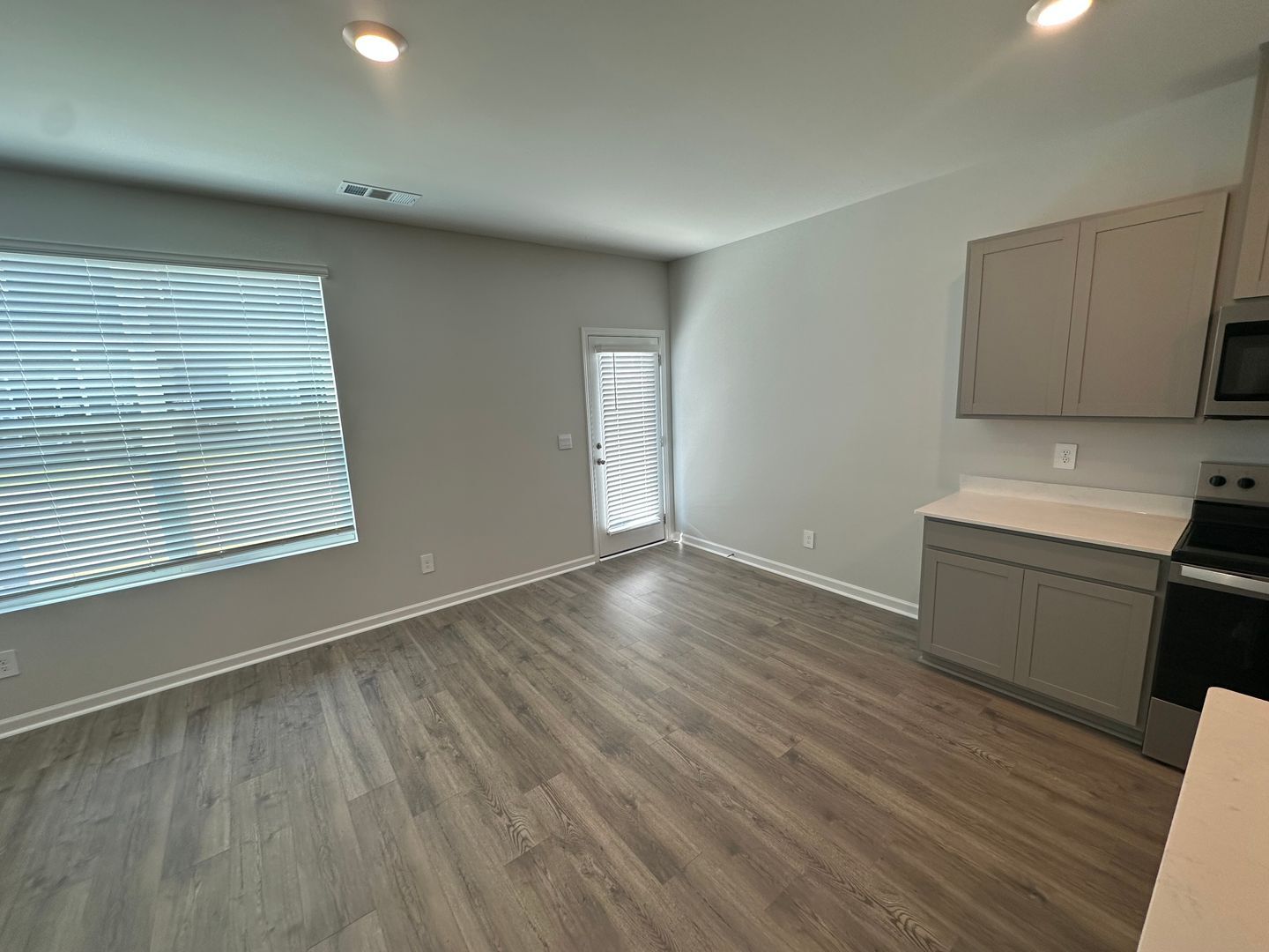 Building Photo - 206 Hazel Ln