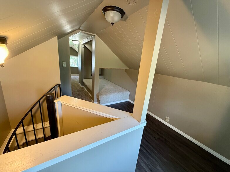 Bonus Room - 14119 E 8th Ave