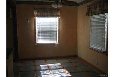 Building Photo - Winnetka 3+2 Redone In and Out