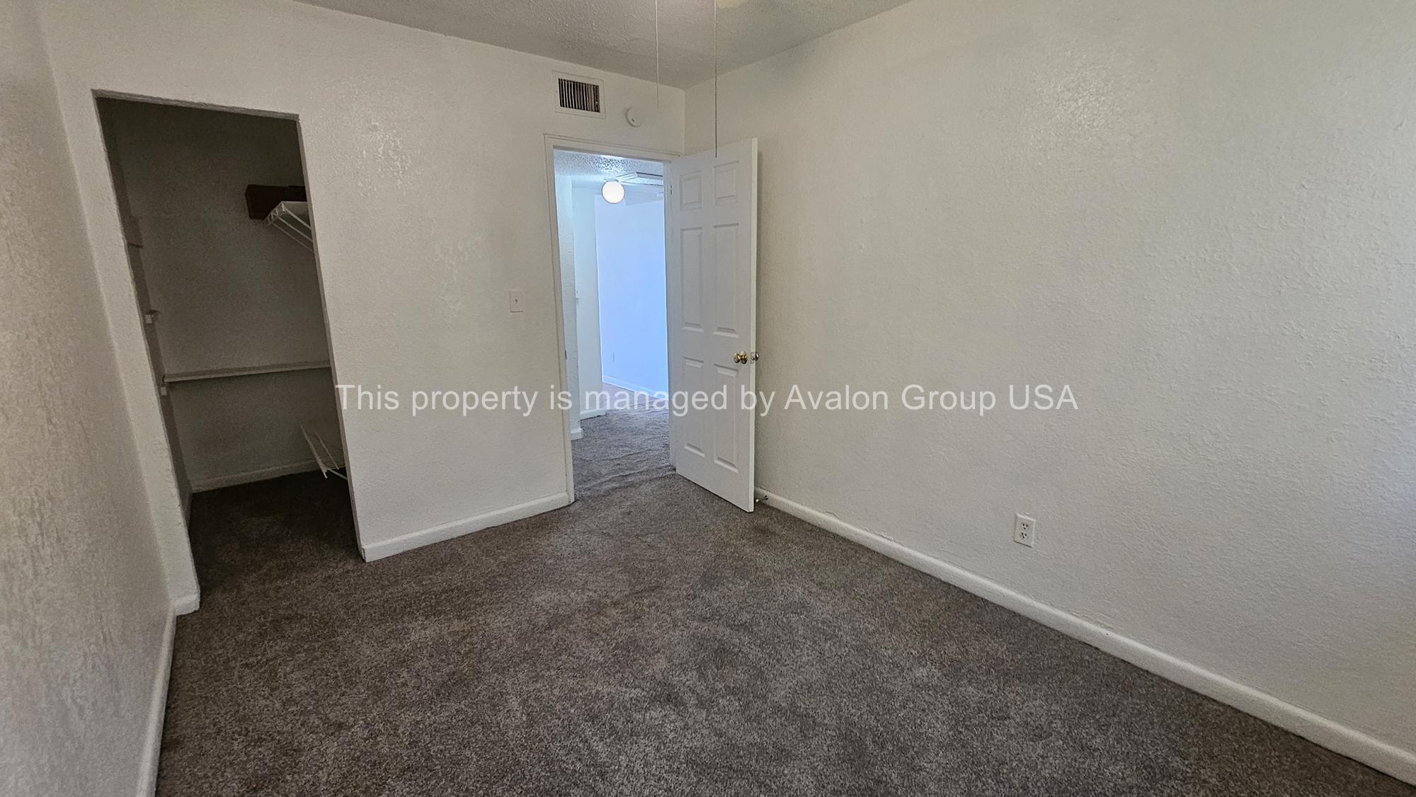 Building Photo - 743 Pippin St