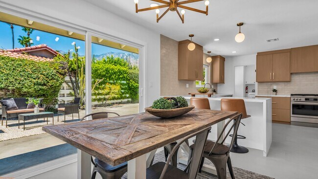 Building Photo - 1111 S San Joaquin Dr
