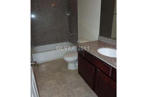 Building Photo - 5081 River Glen Dr