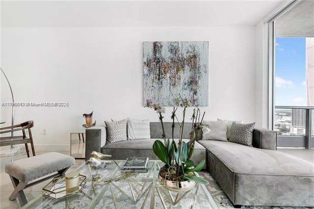 Building Photo - 900 Biscayne Blvd