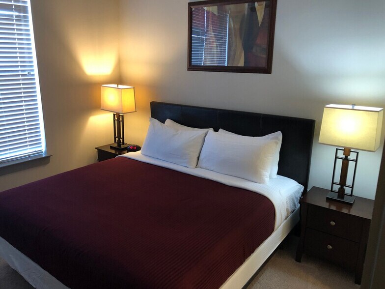 Building Photo - 6000 Carnegie Blvd