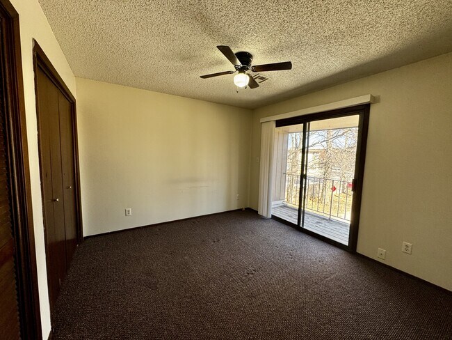Building Photo - 1035 S Kansas Ave