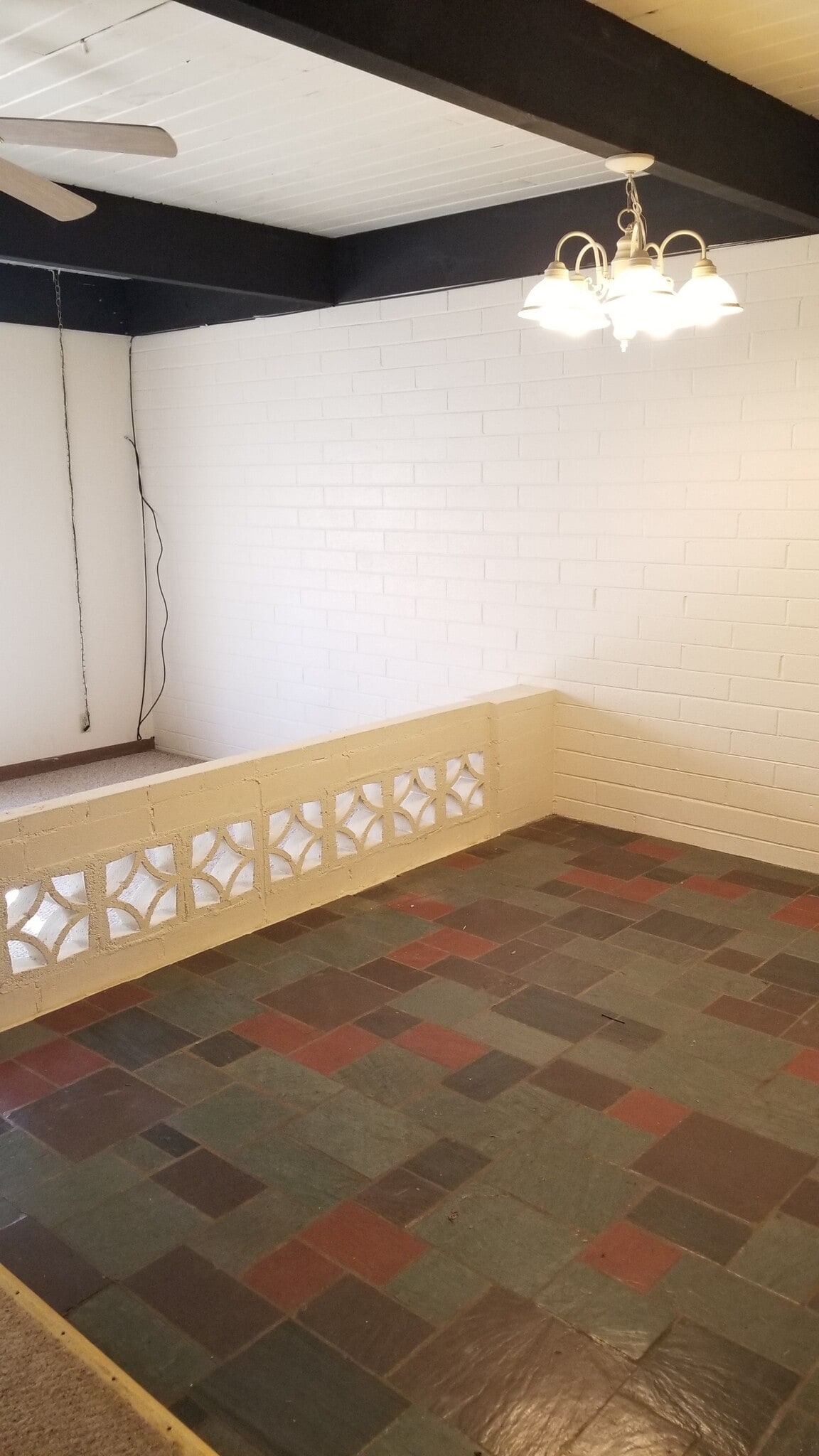 Building Photo - 2772 University Ave