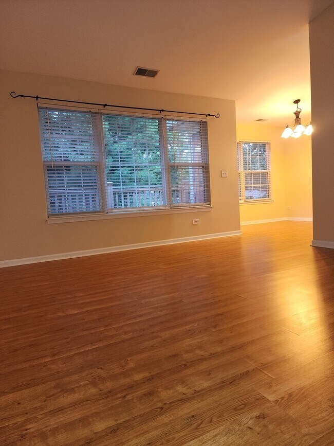 Building Photo - 1171 N Red Oak Cir