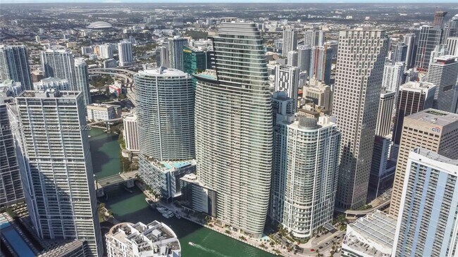 Building Photo - 300 Biscayne Blvd Way