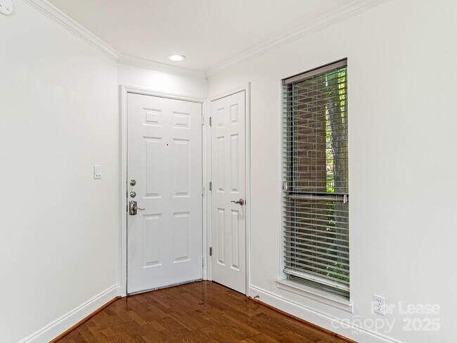 Building Photo - 2506 Cranbrook Ln