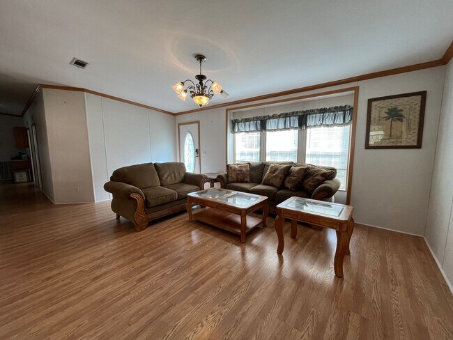 Building Photo - Spacious 4-Bedroom, 2-Bath Manufactured Ho...