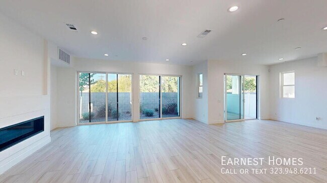 Building Photo - 8474 Camelia Ct