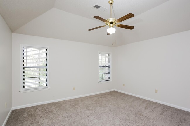 Building Photo - 5565 Liberty Ridge Cove