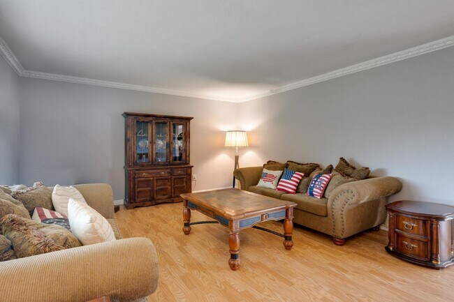 Building Photo - 12707 Leo Ln