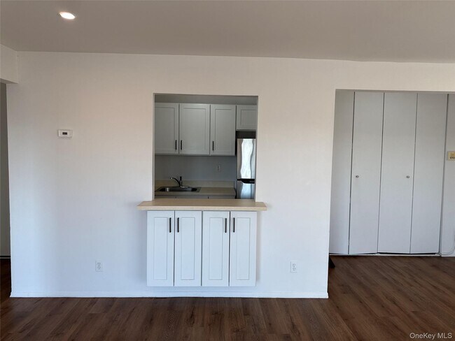 Building Photo - 142 Trenchard St