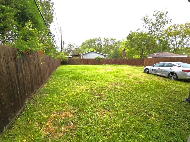 Building Photo - 11435 Raincove Dr
