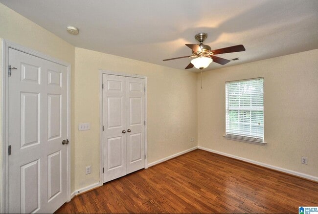 Building Photo - 133 Shine Dr