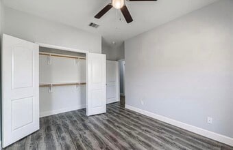 Building Photo - 8204 Moon Beam St