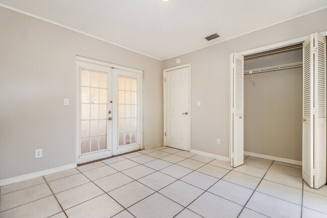 Building Photo - 5503 Bluejay Ln