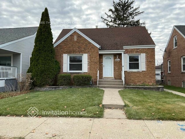 Building Photo - 10714 S Kedzie Ave