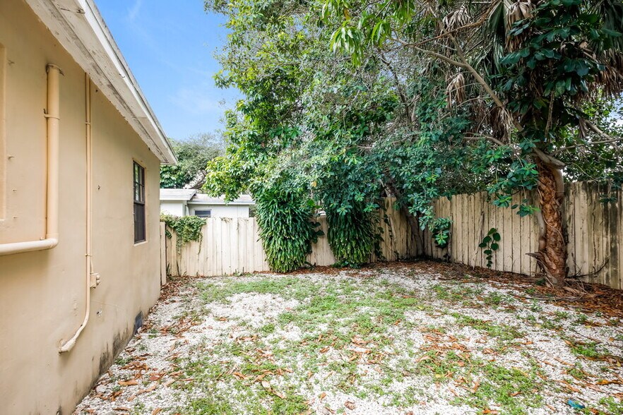 Building Photo - 1875 NW 151st St